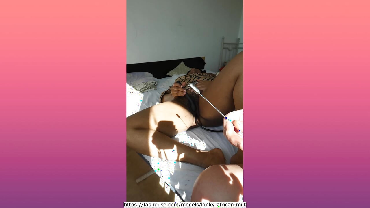 Versaute afrikanische MILF pinkeln tag, 01, teil 2 (24:54)