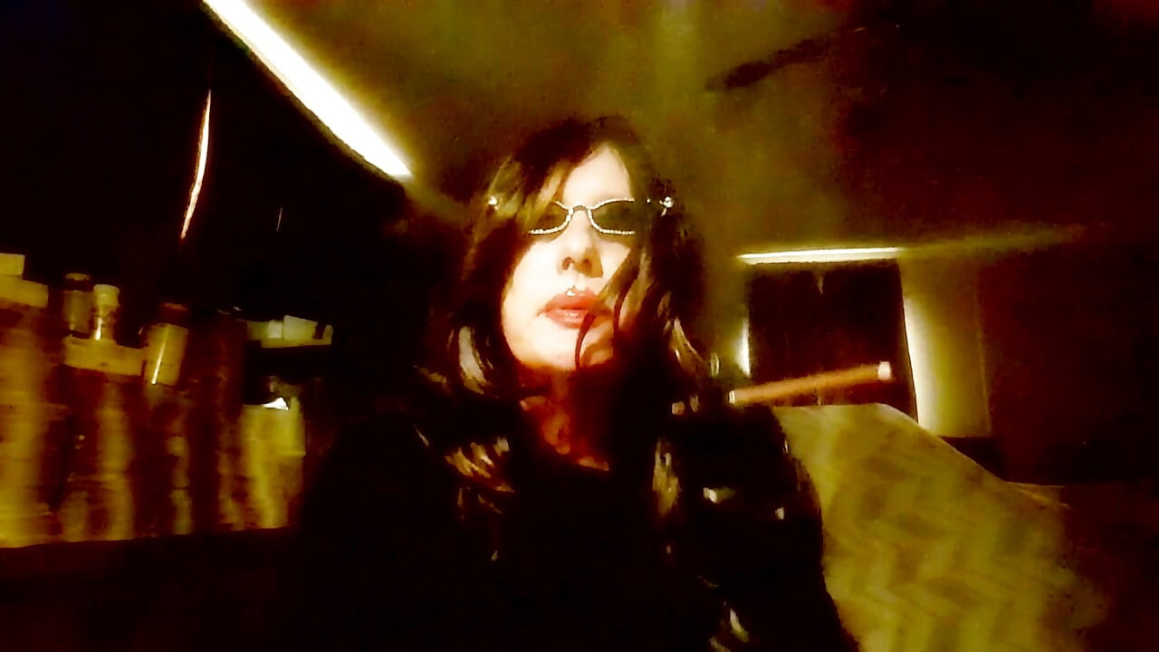SITTING AT MY COMPUTER DESK AND SMOKING MORE120 LONG CIGARETTES