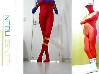 Vui vẻ trong bộ đồ Zentai Superman