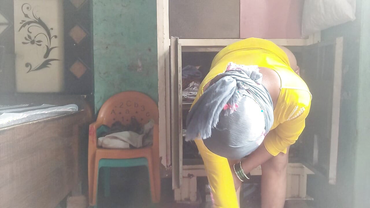 A esposa do meu meio-irmão mais velho fodendo na buceta desi estilo farmhouse