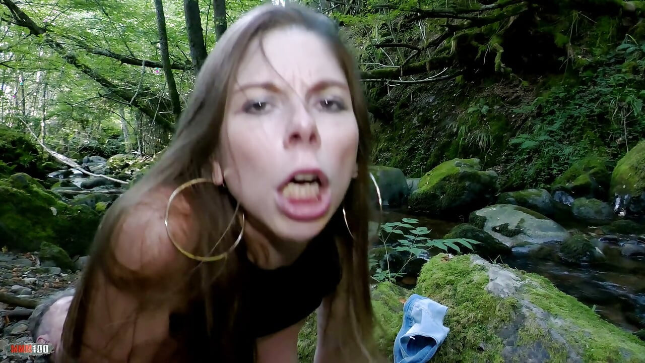 MILF Belga Alice Maze Chupando ao Ar Livre e Gozando no Rosto com Garganta Profunda no Rio
