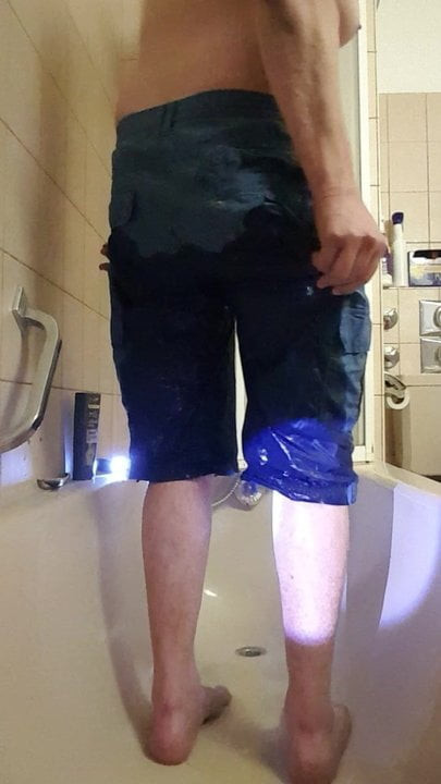 pee in shorts