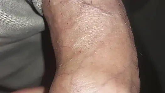 En iyi arkadaşım bana elle muamele çekiyor