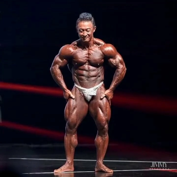 Papá asiático musculoso: parte tres