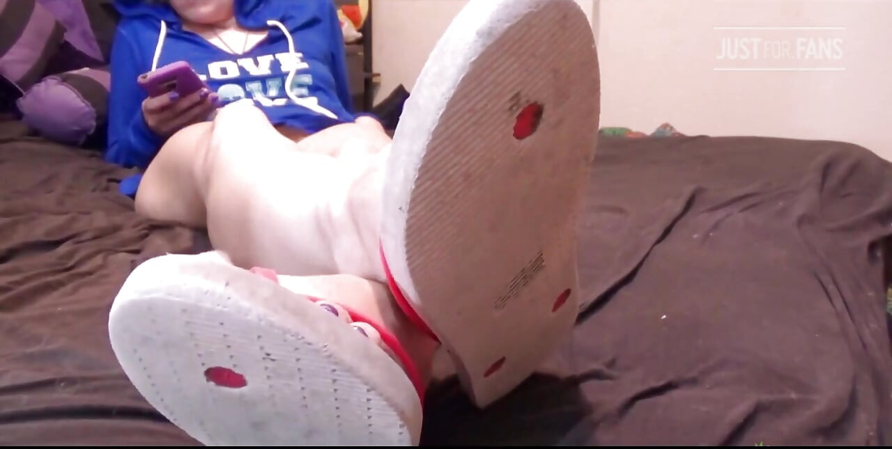 Dirty Flip Flop Dangle