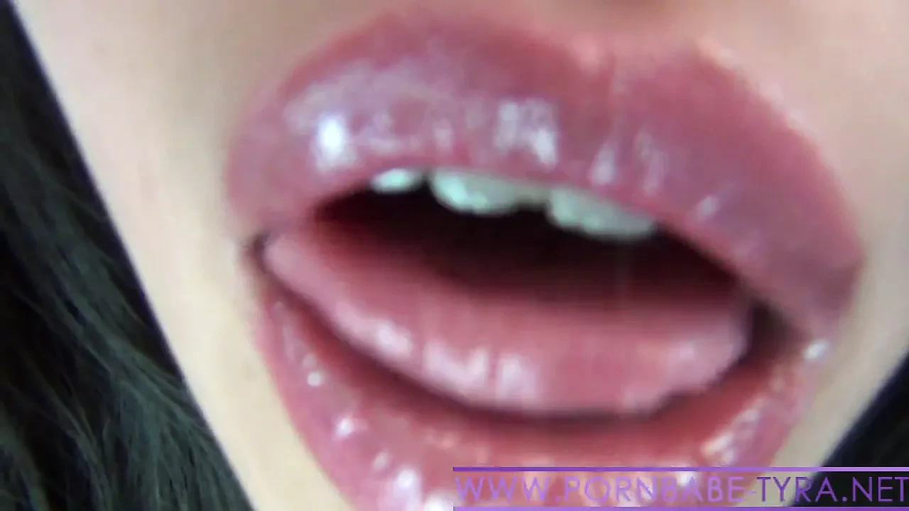 火辣亚洲素人Pornbabetyra纯唇癖特写
