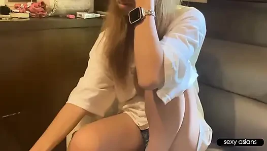 Arzudaki borç. Gyaru evli kadın yaşlı bir adama güveniyor ve bu gece ihanete uğradı.
