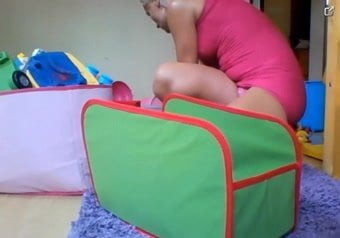 Hot Milf with Hot Feet Cleaning