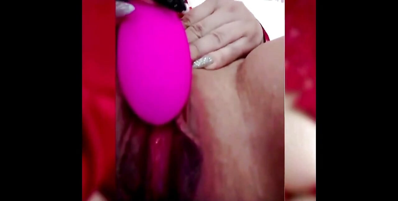 Webcam Pranks of a Mature Married Slut and Her Hot Wet Mature Pussy in Close-up