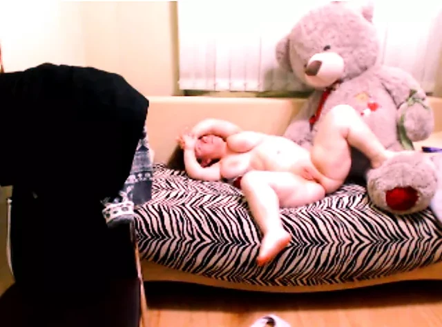 Russian Midget on webcam