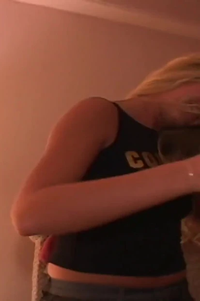 A tall surfer chick cums huge from a vibrator