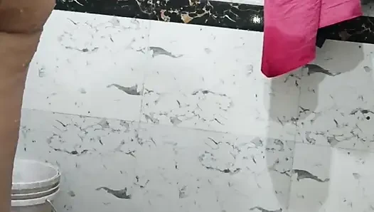 Priya bhabi boyalı lengir gösterisi olmadan