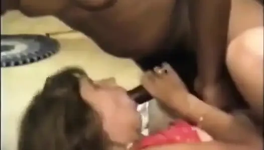 Aldatılan orta yaşlı seksi kadın - gavat orta yaşlı seksi kadın hepimiz gavat oyunu hakkındayız. Arkadaşlarım ve ben sert eş değiştirenleriz