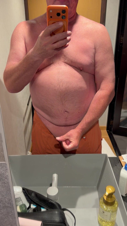 Some morning wood cock play in the mirror.