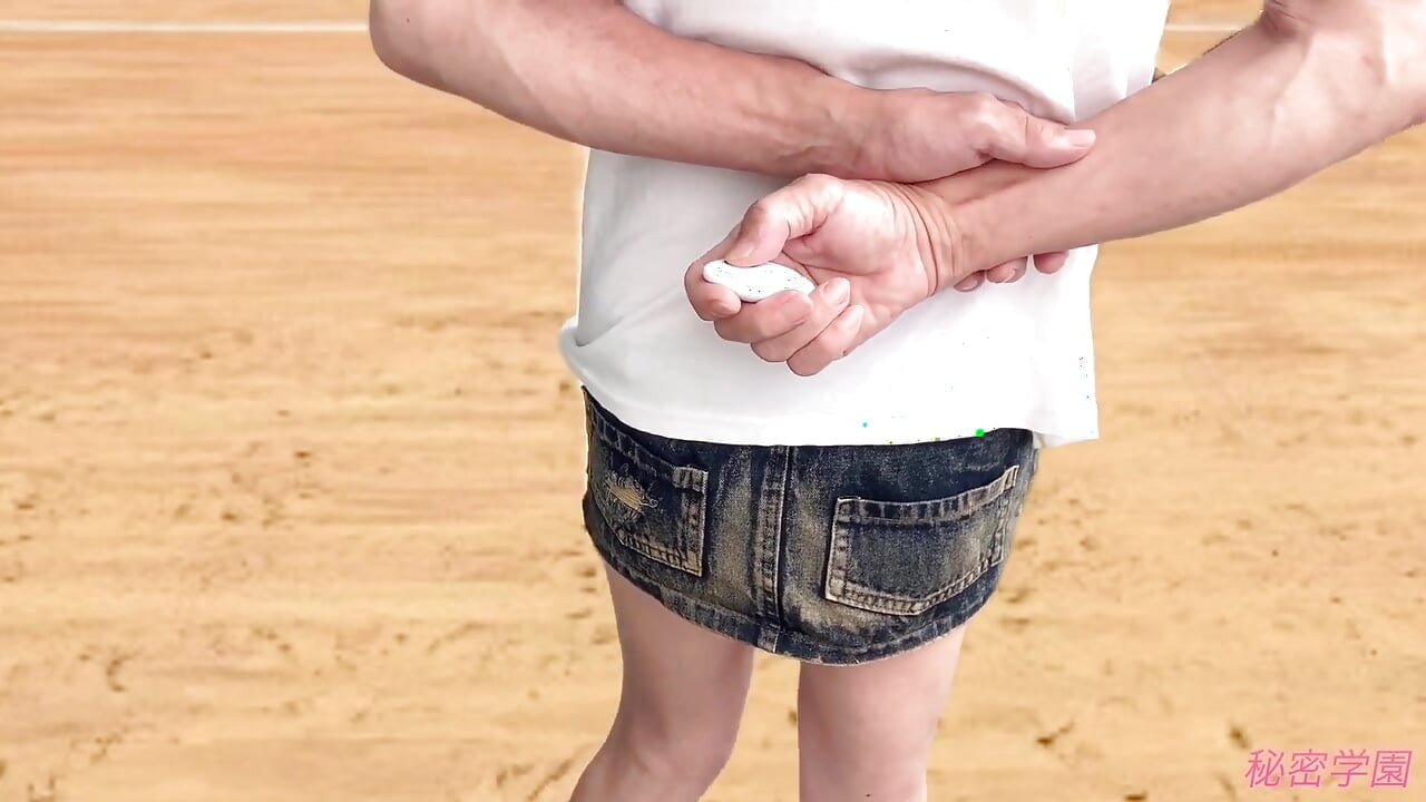 Estou inserindo um vibrador anal nas minhas botas de minissaia secretgakuen