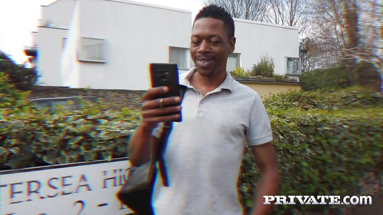 Victoria Pure leva um bbc em uma fantástica foda interracial
