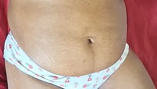Büyük memeli Asyalı orta yaşlı seksi kadın