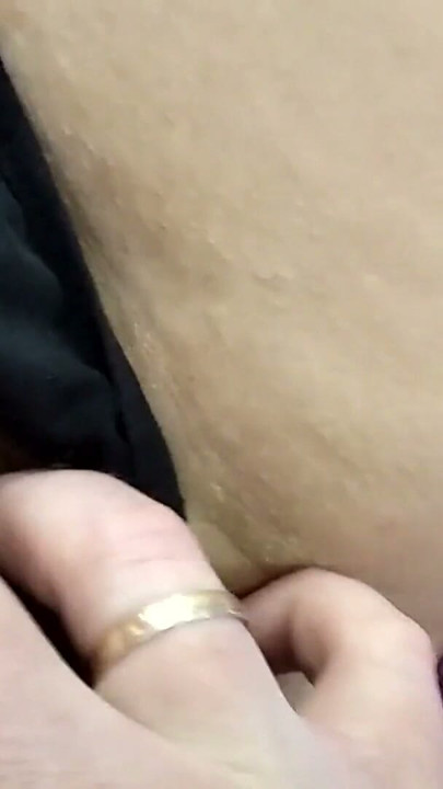 Hard massage of both holes of a mature bitch! Very hot! | Clip 1
