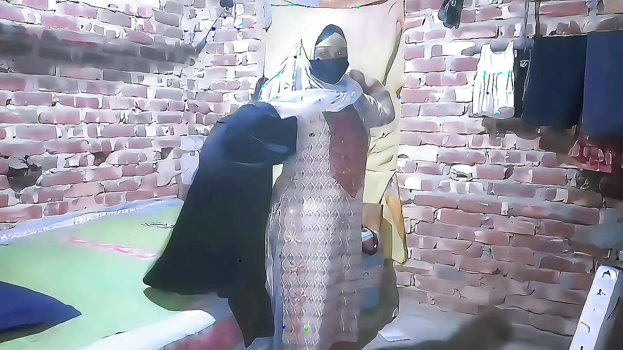 Enquanto visitava a casa da minha cunhada, vi minha cunhada me chamando para fazer sexo.