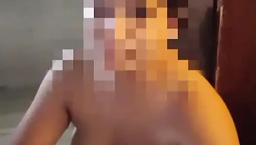 Она сосет мой хуй, пока все не высохнет