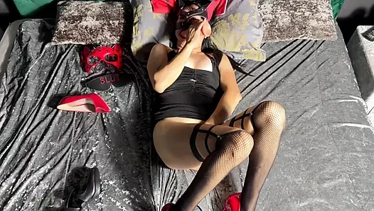 Real Mom Mila Fucks Herself With Multiple Orgasms