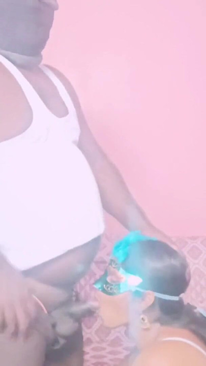 Hintli ev hanımı erkek arkadaşını sikiyor | Klip 1