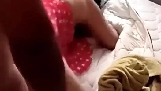 En iyi arkadaşımı evinde sikiyorum