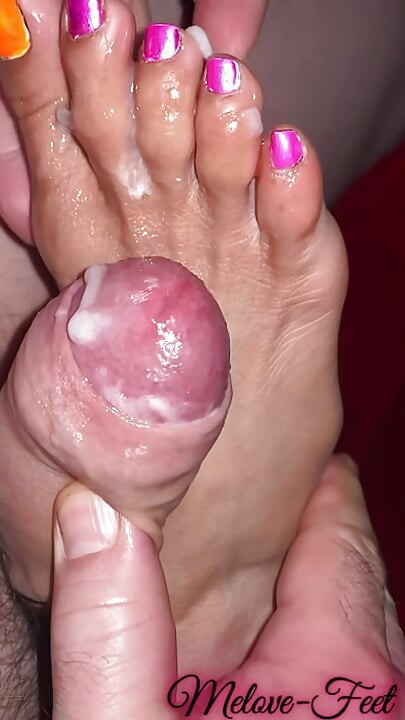 Naelor Cuming on Melove sexy long toes