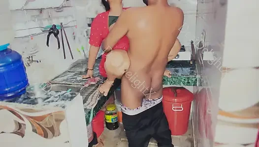 Üvey annemle ilk kez seks - onu sert sikmeme izin veriyor