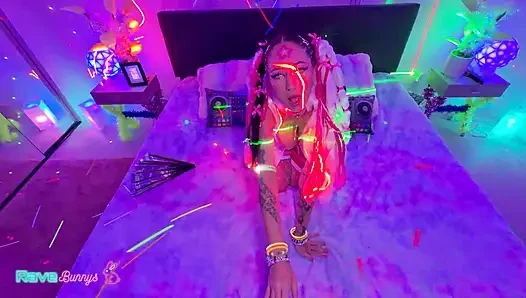 Selina habis-habisan dengan ganas di tengah malam!