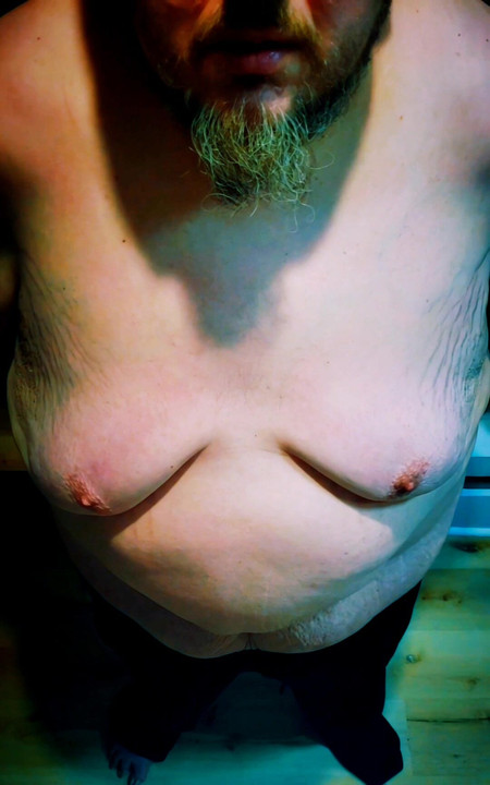 Ny fat superchubby titts and small uncut cock