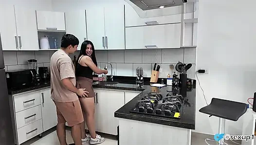 Busty Cleaner kepergok dan dientot