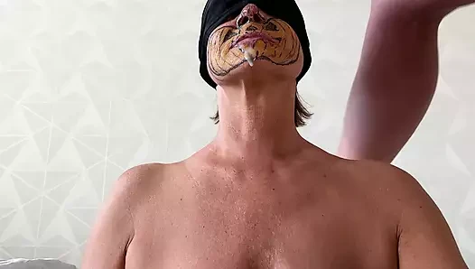 Bebas pakai mulut ibu tiri untuk bongkar semua spermaku.