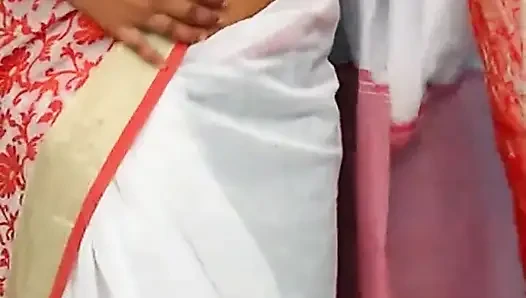 Video hot ibu-ibu india lagi asik muasin memeknya dengan kain sosis