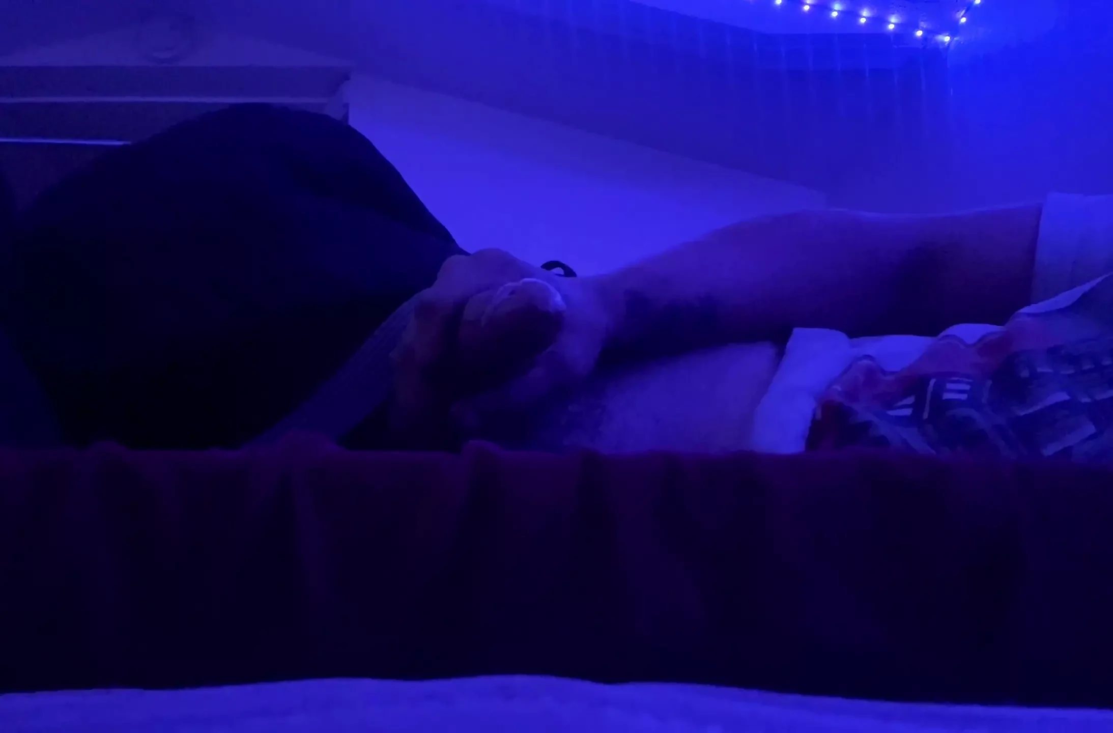 Cumshot före sängen