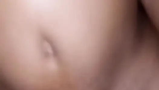 Anal yolculuğum 2. gün hala ağrıyor. Biraz aldı. Sonra ona kremsi bir orgazm için bindi