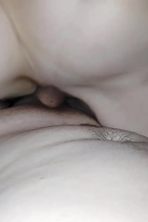 Night creampie för min styvsyster, hon älskar att känna min sperma inuti henne