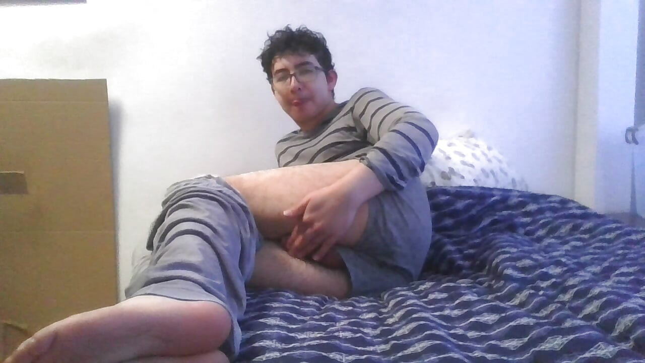 Cute twink femboy latino cumming, feet fetish