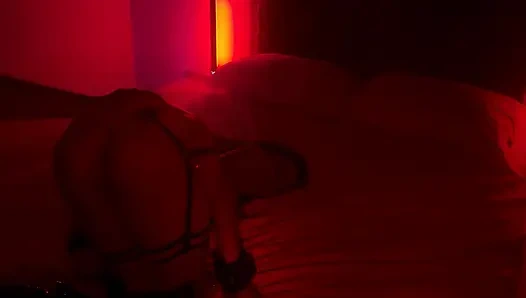 Kamar Merah Dengan Kekasih Saya Saat Suami Saya Sedang Bekerja