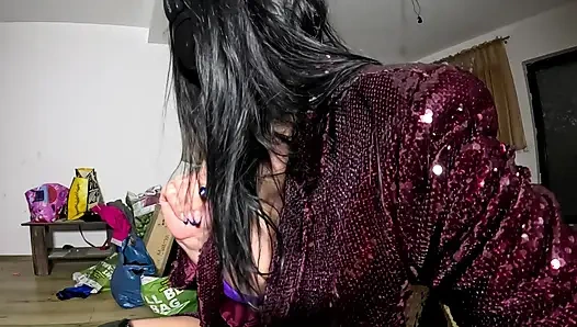 Kompilasi tarian sensual cewek ini - leather, denim & shiny boots menggoda