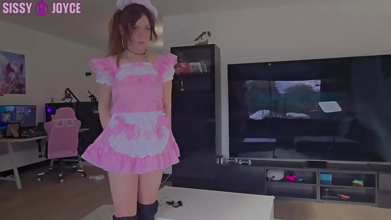 Sissy Fucks Herself