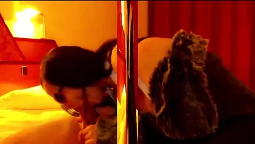 Она сногсшибательная французская крошка, которая любит дрочить члены