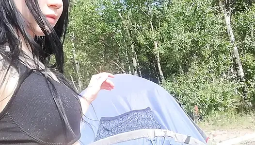 соло-киска на природе