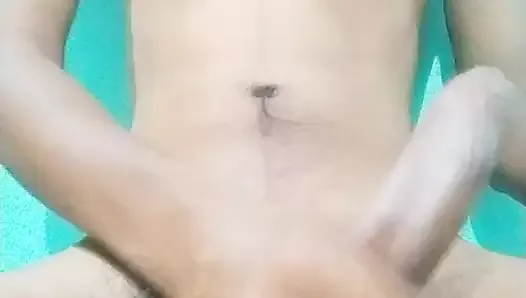 Un Indien masturbe sa grosse bite