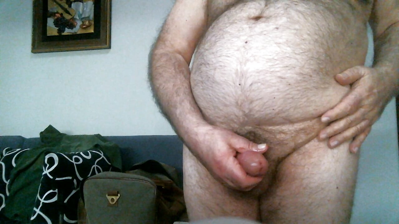Stroking on This Fun, Live Cam Show