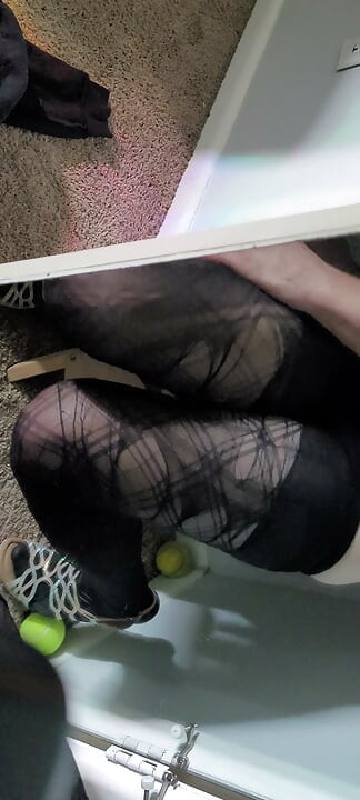 Going absolute crazy in tights