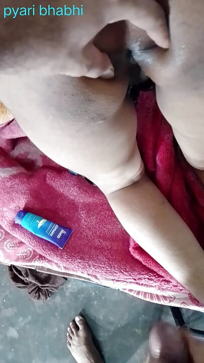 Jebanje pičke u dupe i sisanje pičke i pušenje mleka iz grudi i sedenje na kurcu u doggy style i ležeći pravo na hindi zvuku