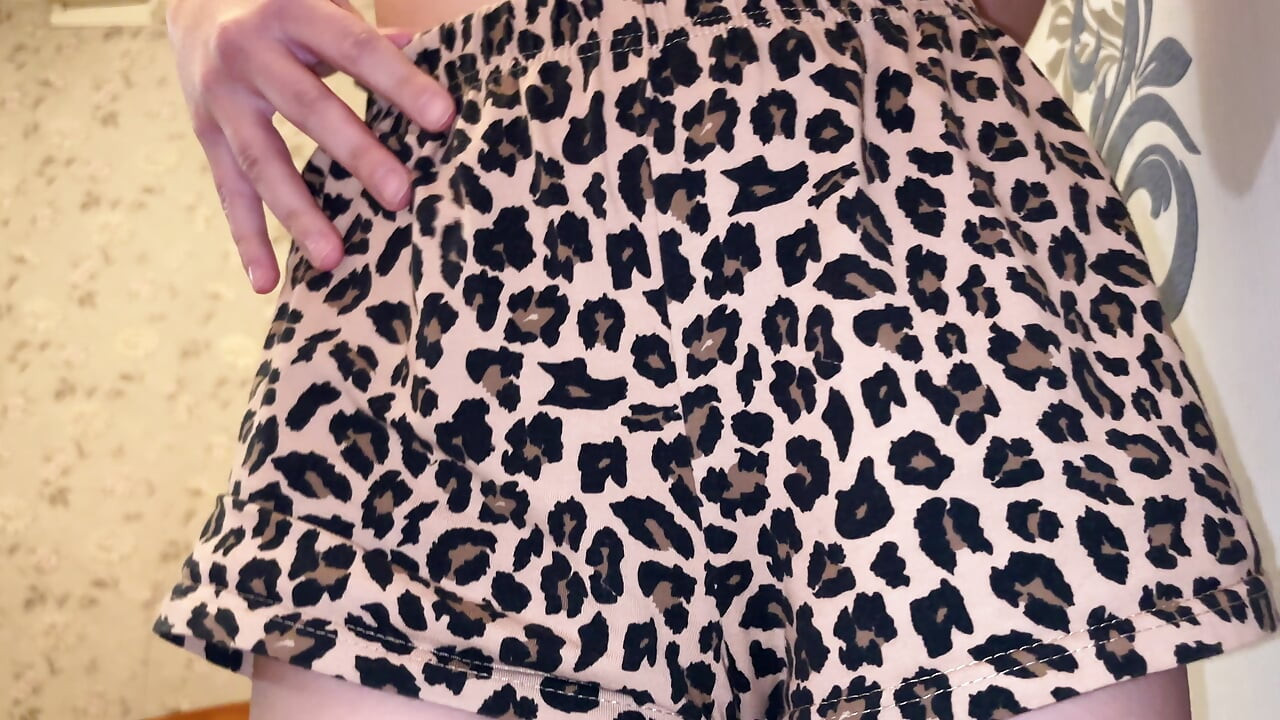 Stepsister masturbates her wet pussy with a vibrator. Morning masturbation