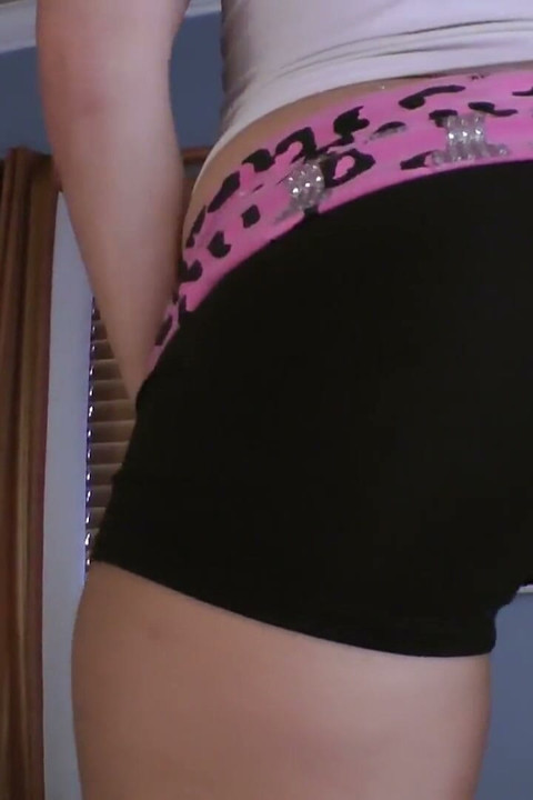 18 Years Old and Loves to Be Rimmed!