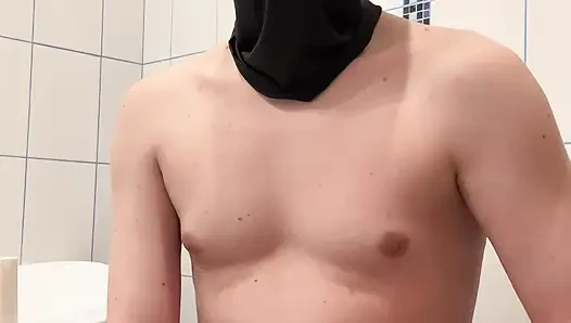 Got horny in my friends bathroom